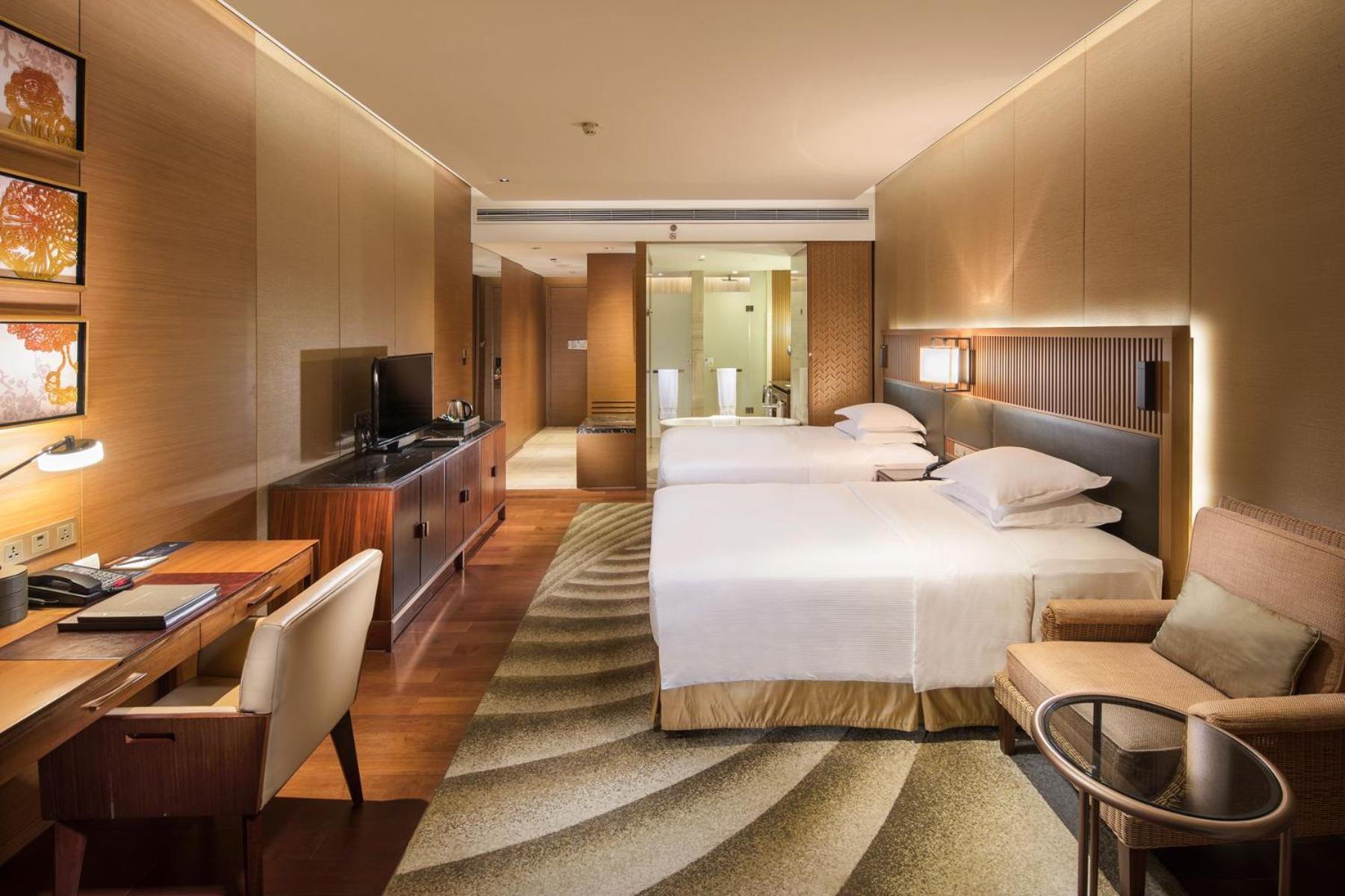 Hilton Wuhan Optics Valley Exterior photo