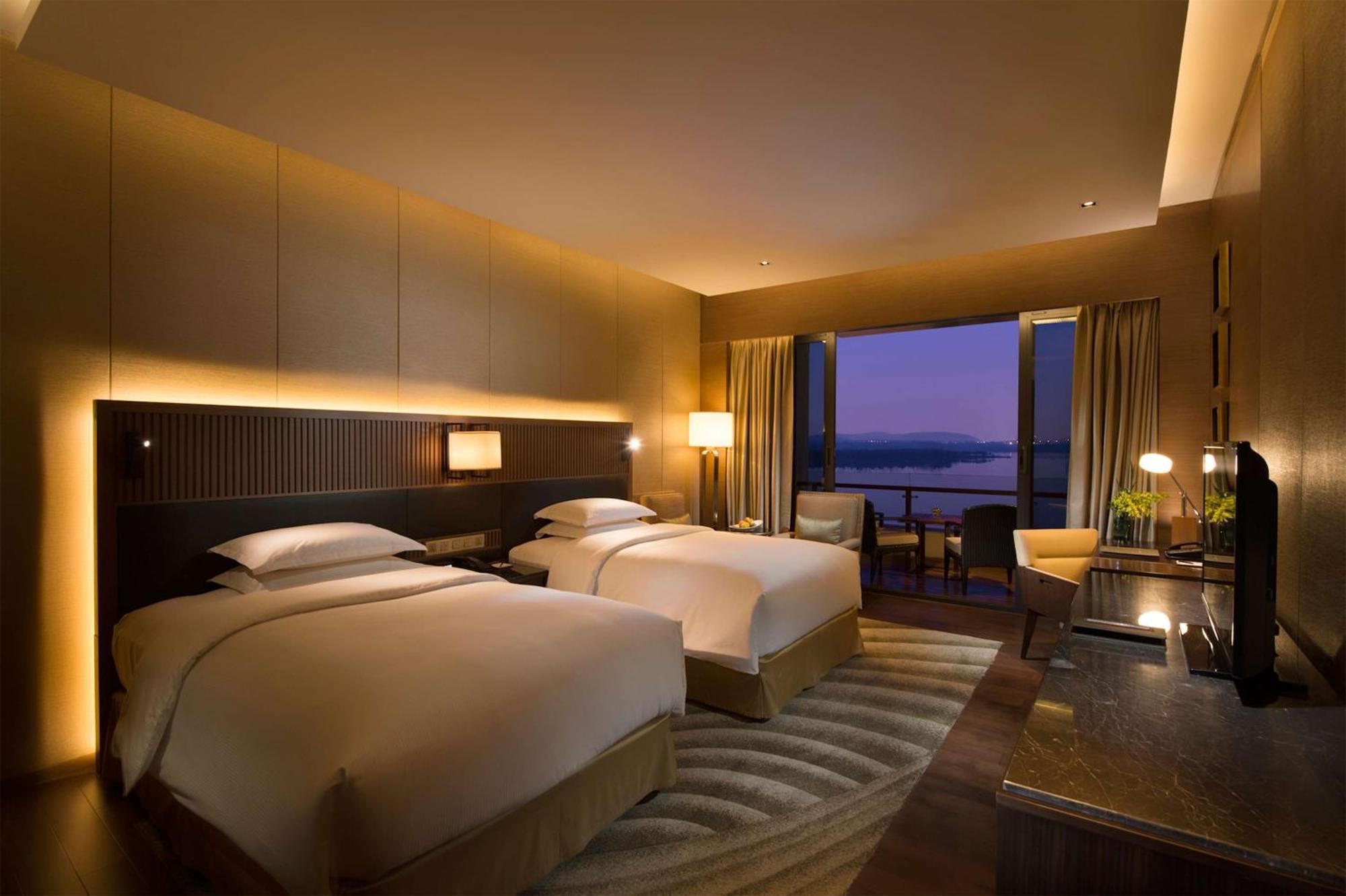Hilton Wuhan Optics Valley Exterior photo