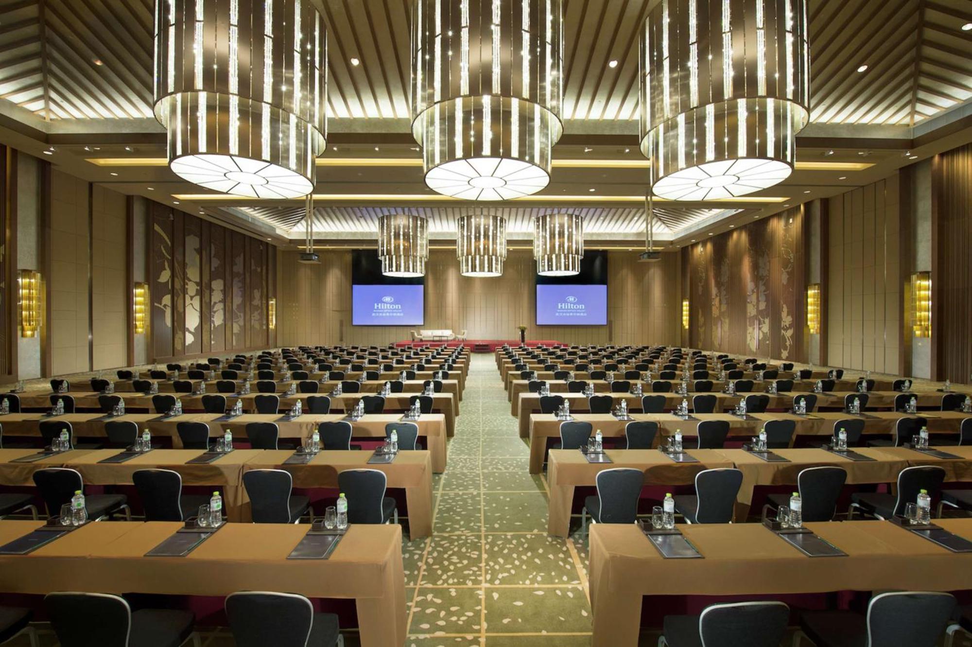 Hilton Wuhan Optics Valley Exterior photo