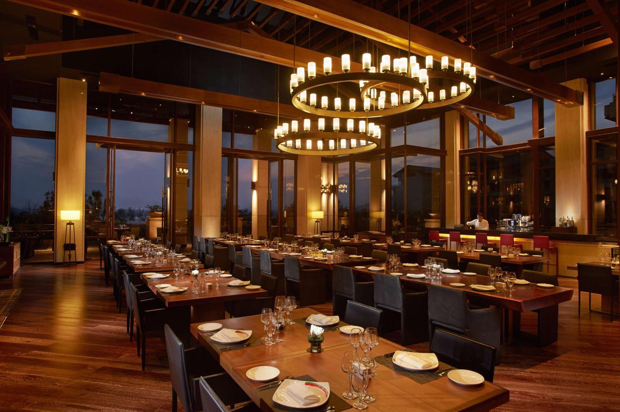 Hilton Wuhan Optics Valley Exterior photo