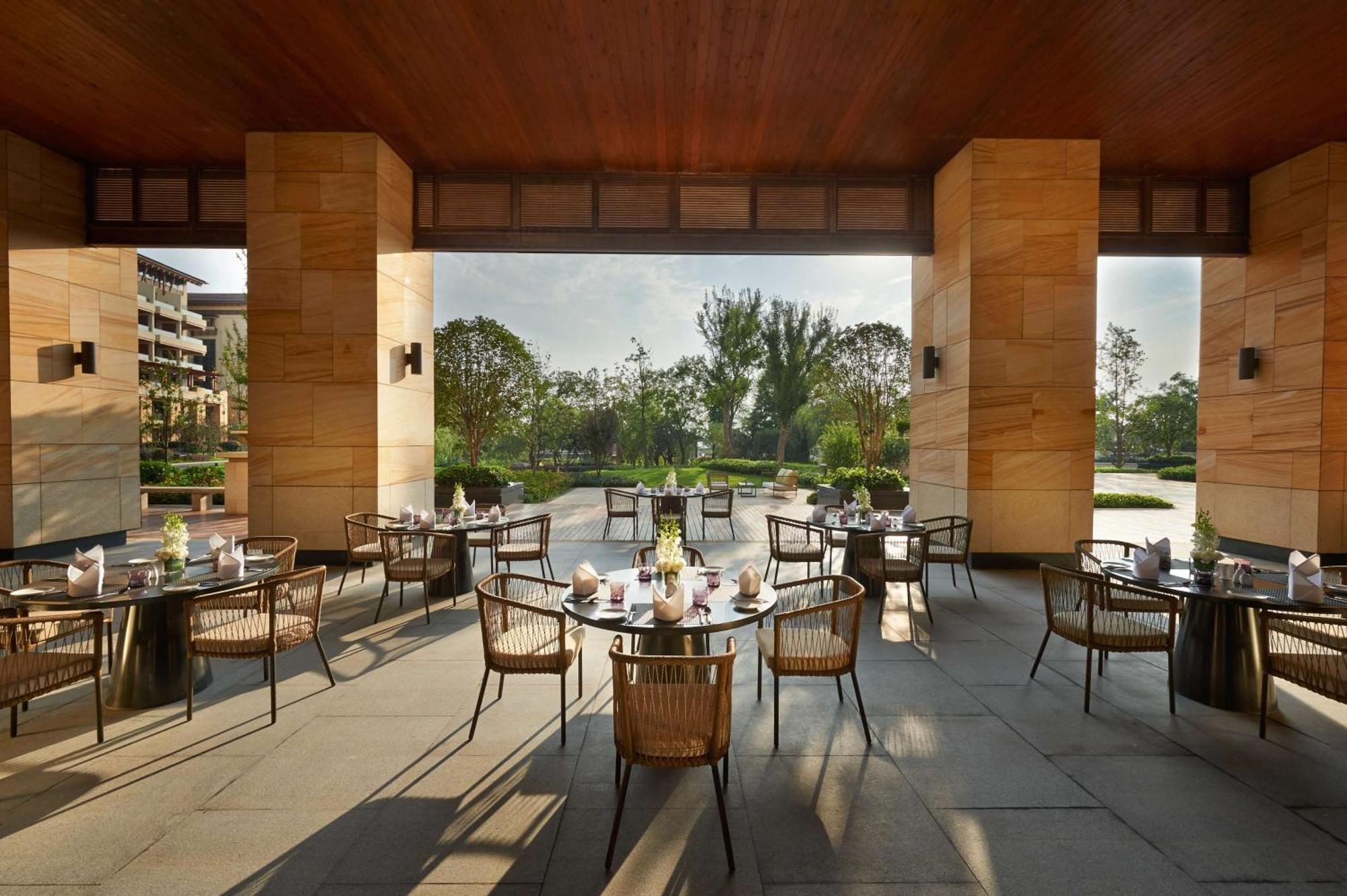Hilton Wuhan Optics Valley Exterior photo